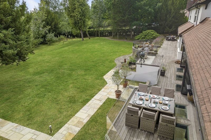 Detached House for sale in Purley, Webb Estate, Purley, Surrey, 9000 m²