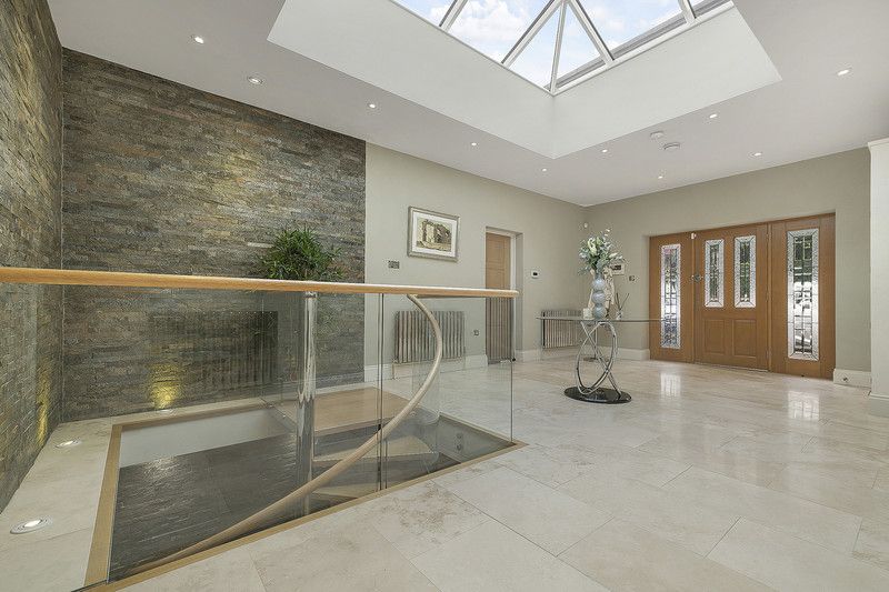 Detached House in Purley 4
