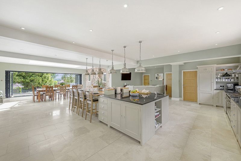 Detached House for sale in Purley, Webb Estate, Purley, Surrey, 9000 m²