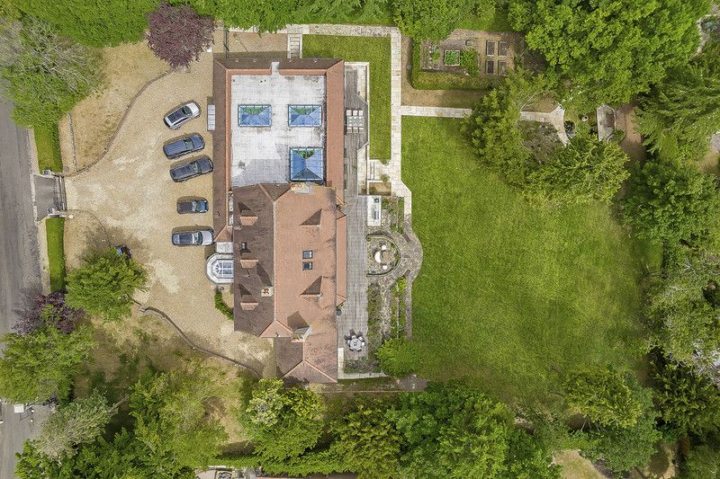 Detached House in Purley