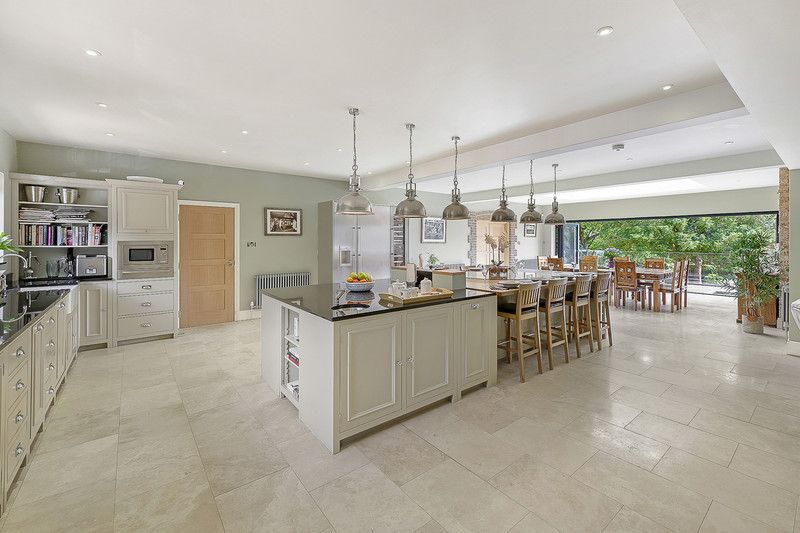 Detached House for sale in Purley, Webb Estate, Purley, Surrey, 9000 m²