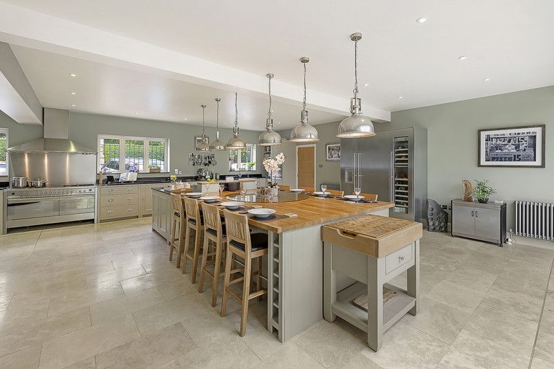 Detached House for sale in Purley, Webb Estate, Purley, Surrey, 9000 m²