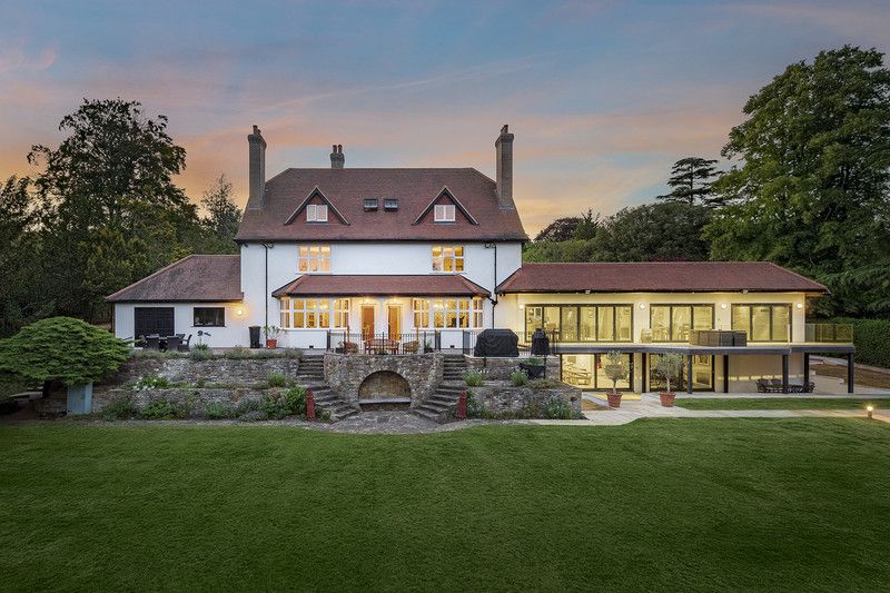 Detached House in Purley