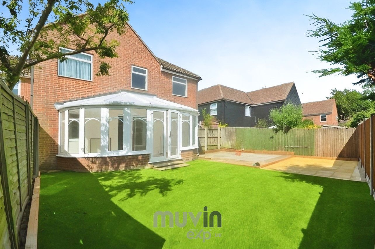 Link Detached House in Dunmow