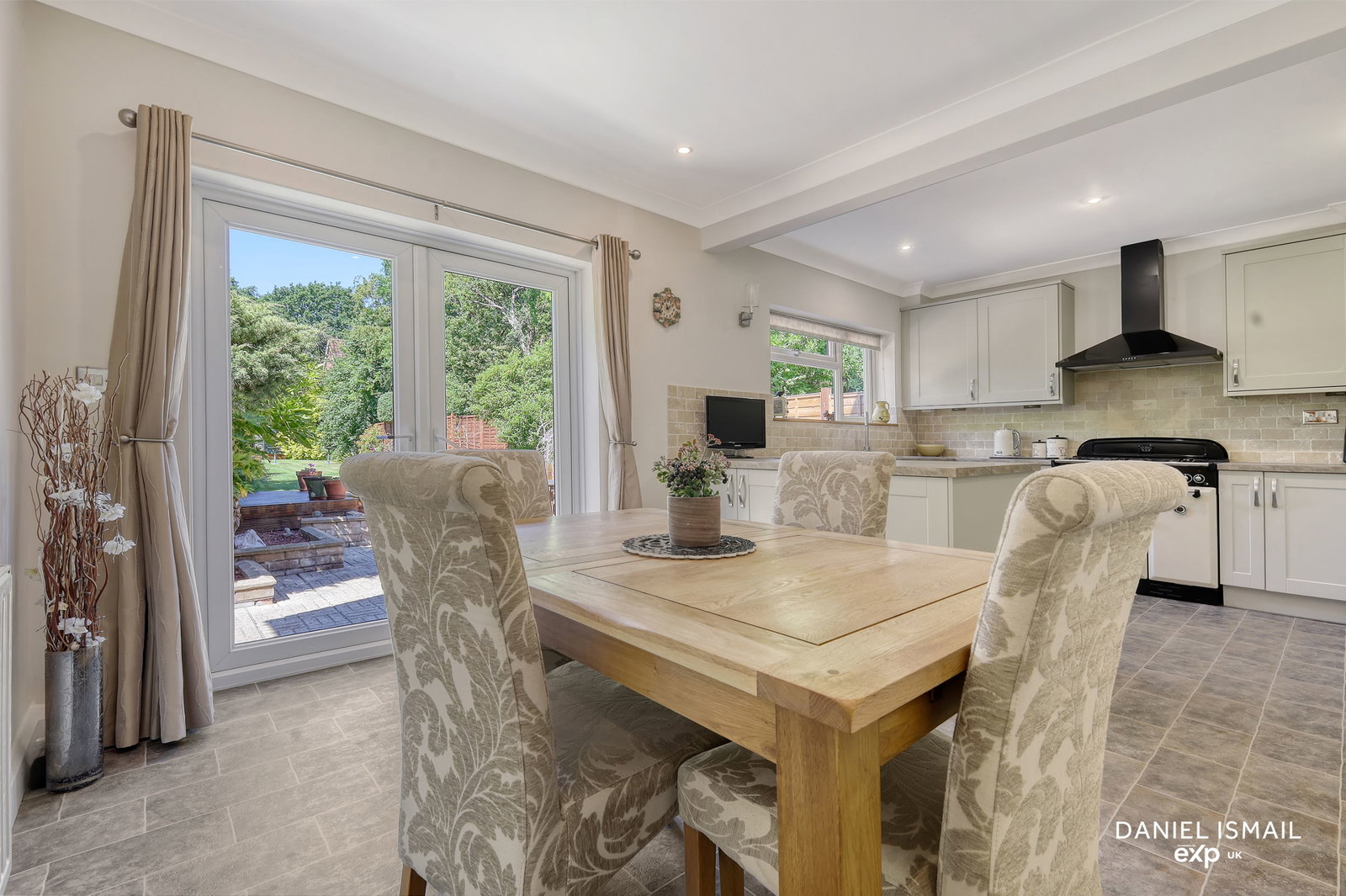 Detached House in Basildon