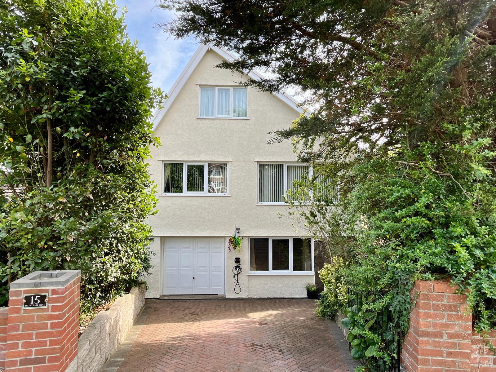 Detached House in Swansea
