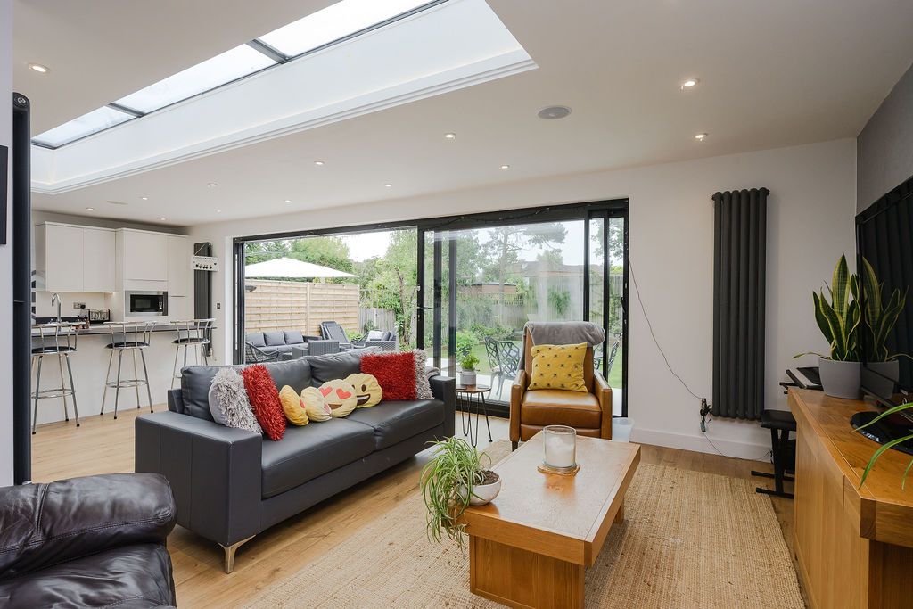 Semi Detached House in New Malden