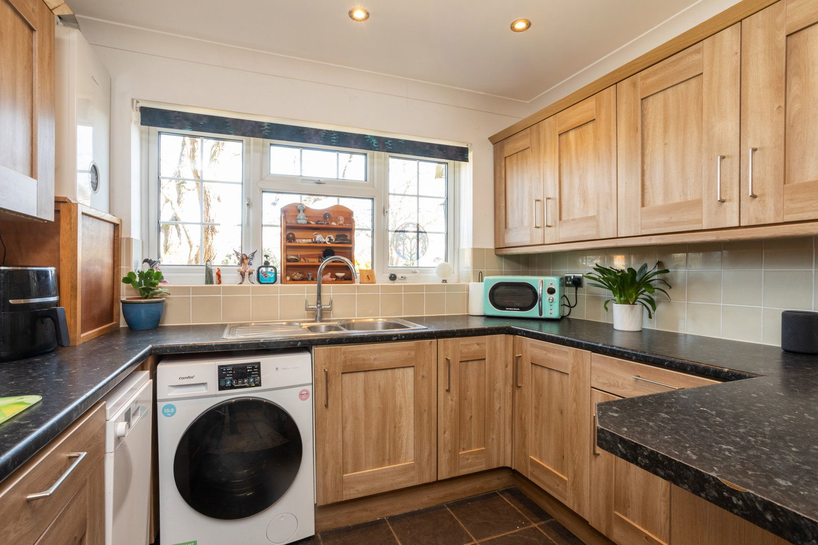 Semi Detached House in Hythe