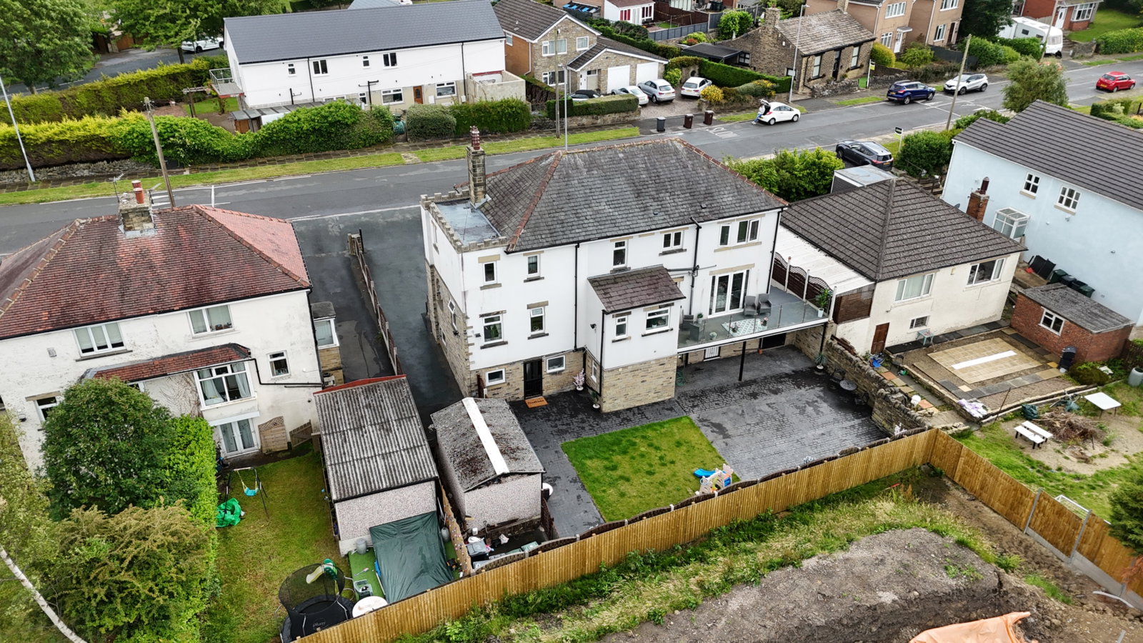 Detached House in Bradford
