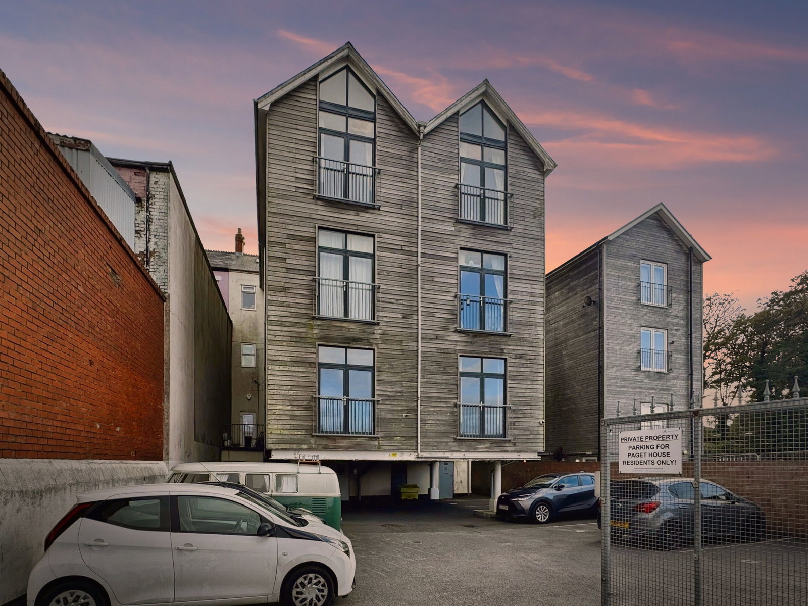Flat in Barry