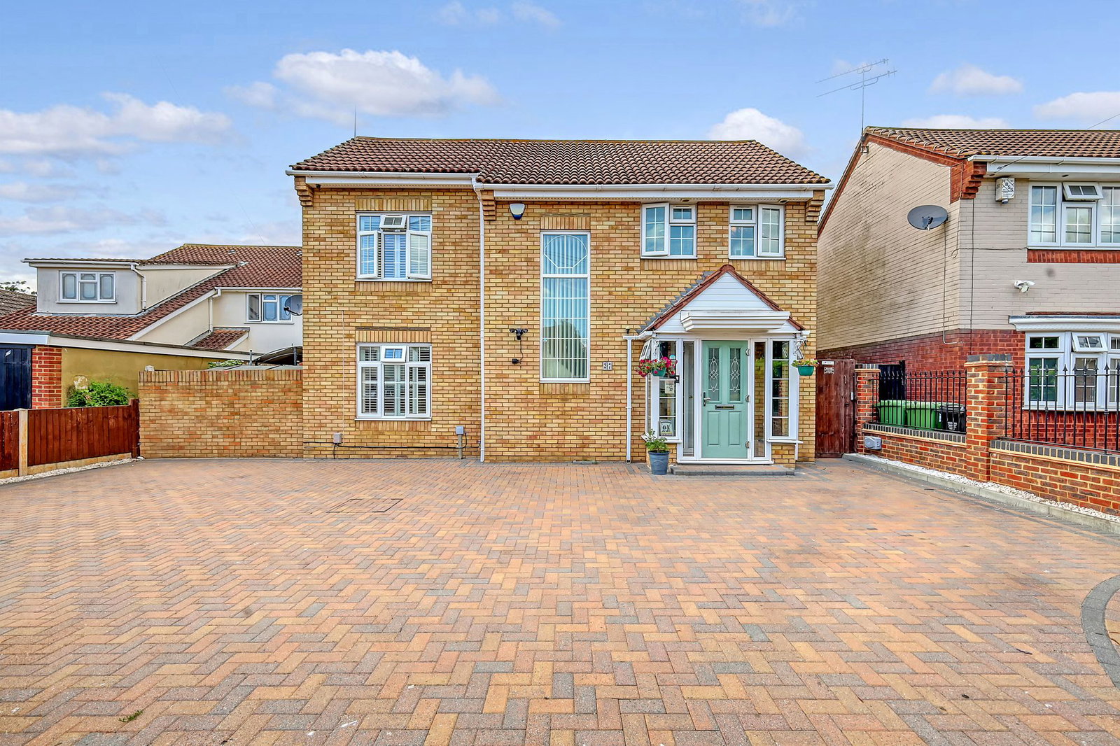Detached House in Basildon