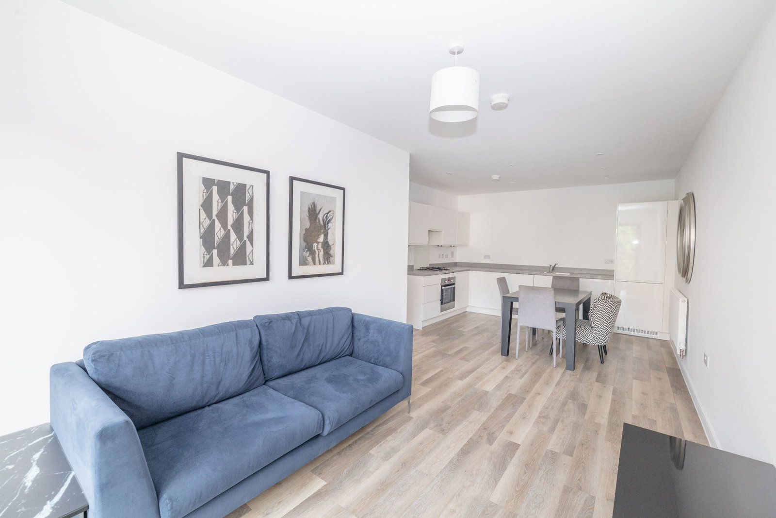 Apartment for sale in Guildford, Walnut Tree Close, Guildford, GU1, 756 m²