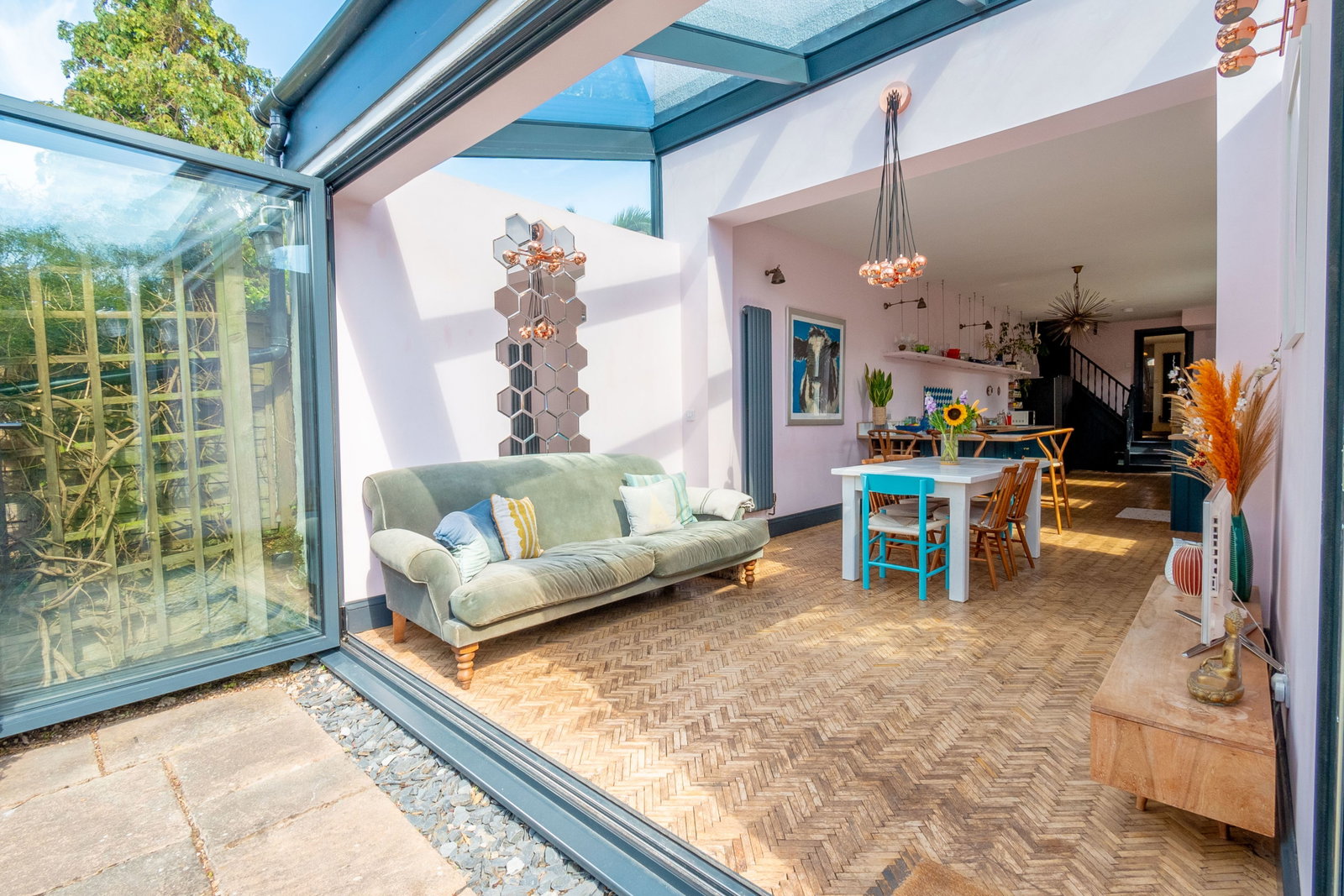 Semi Detached House for sale in Ramsgate, Vale Road, Ramsgate, CT11 9LU, 2748 m²