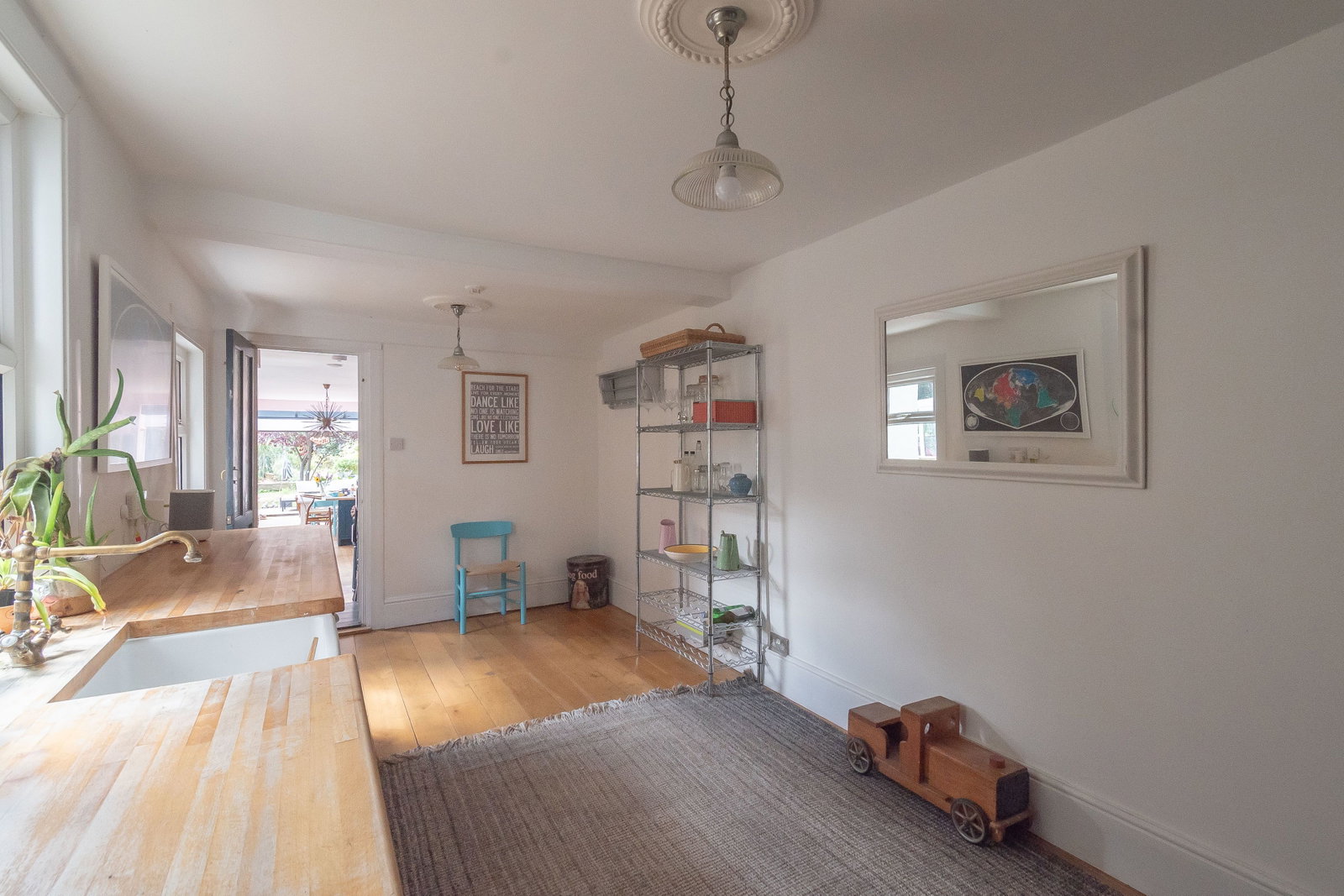 Semi Detached House for sale in Ramsgate, Vale Road, Ramsgate, CT11 9LU, 2748 m²