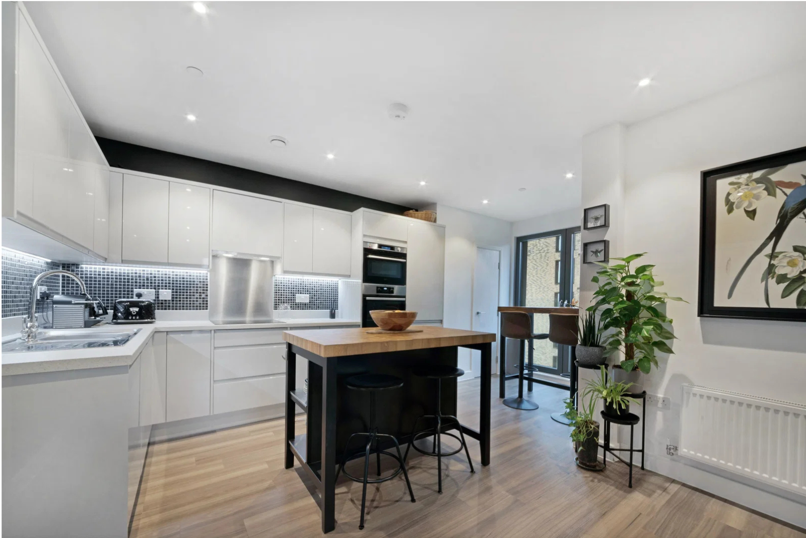 Apartment for sale in London, Causeway House, SW18