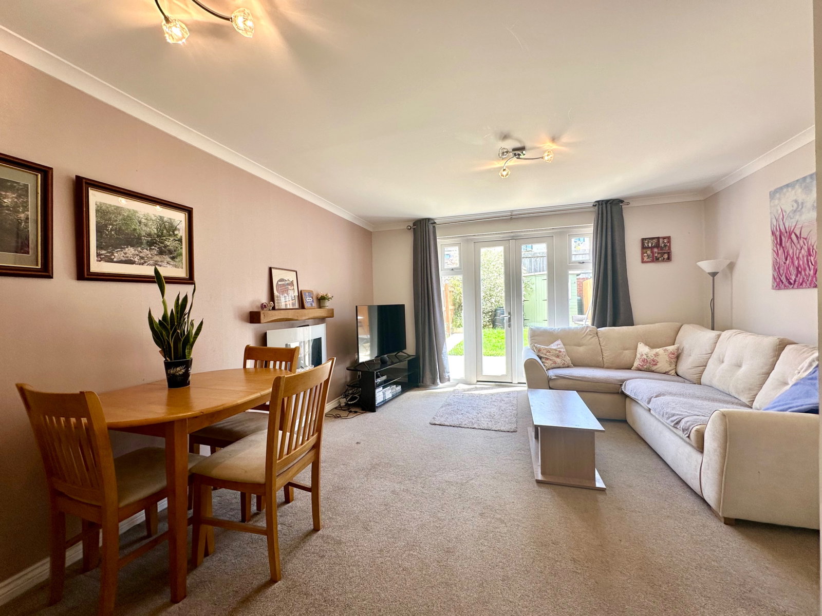 Semi Detached House in Newton Abbot