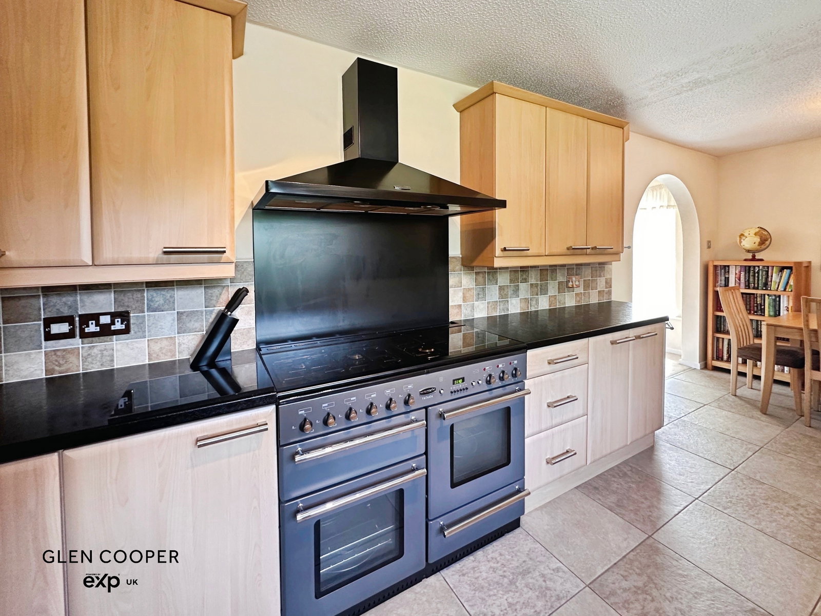 Detached House in Wakefield