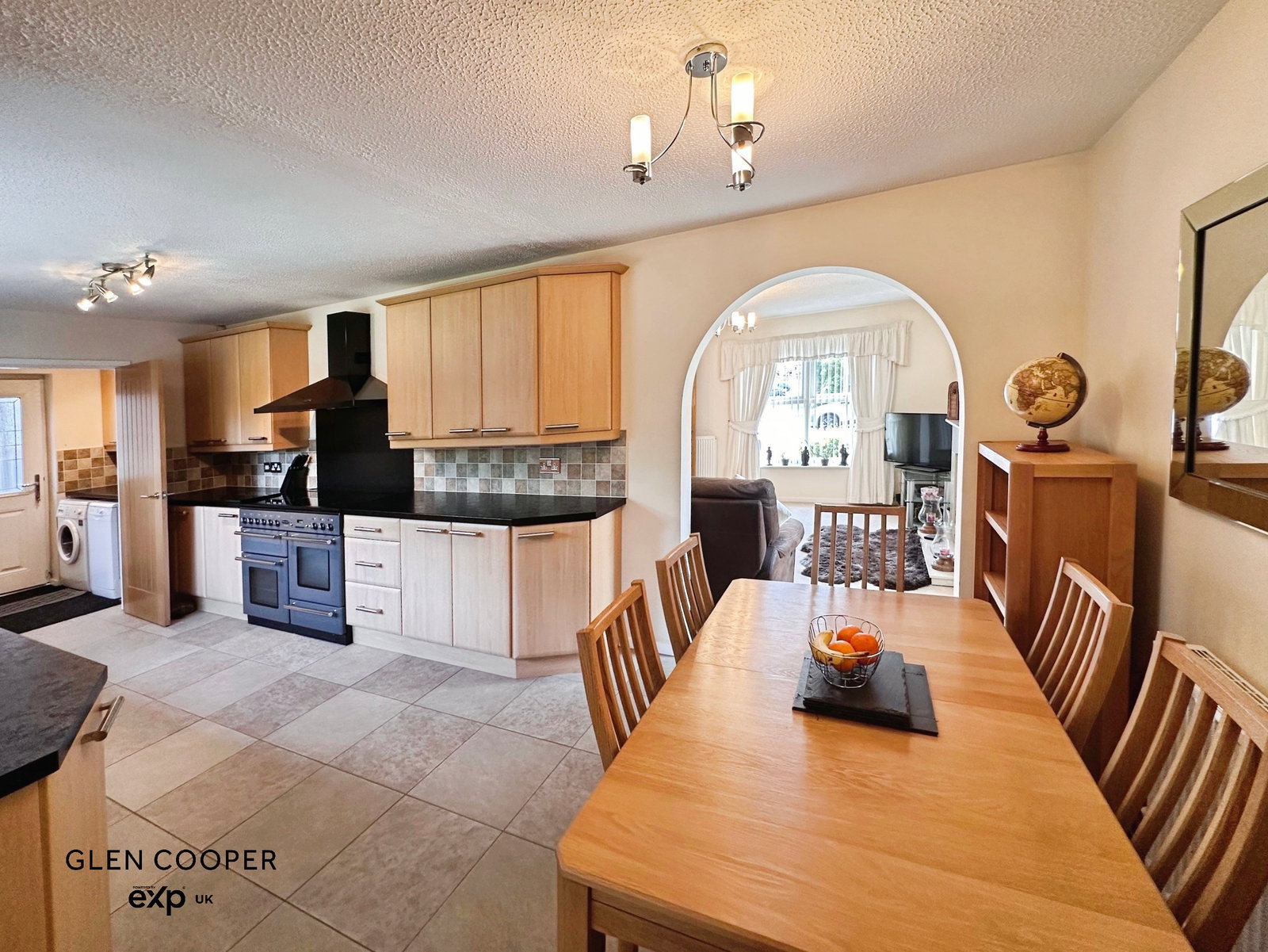 Detached House in Wakefield