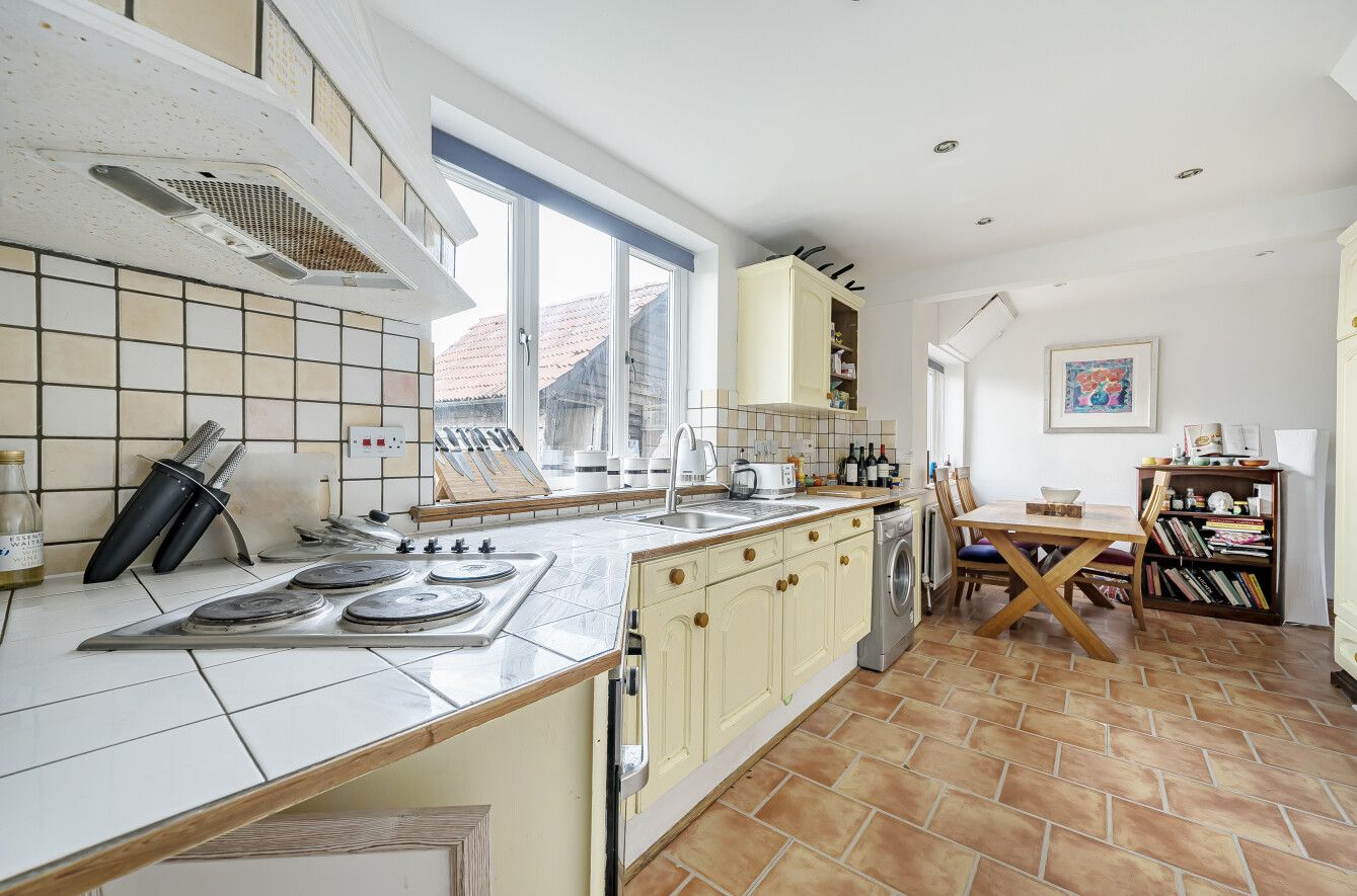 Semi Detached House in Reading