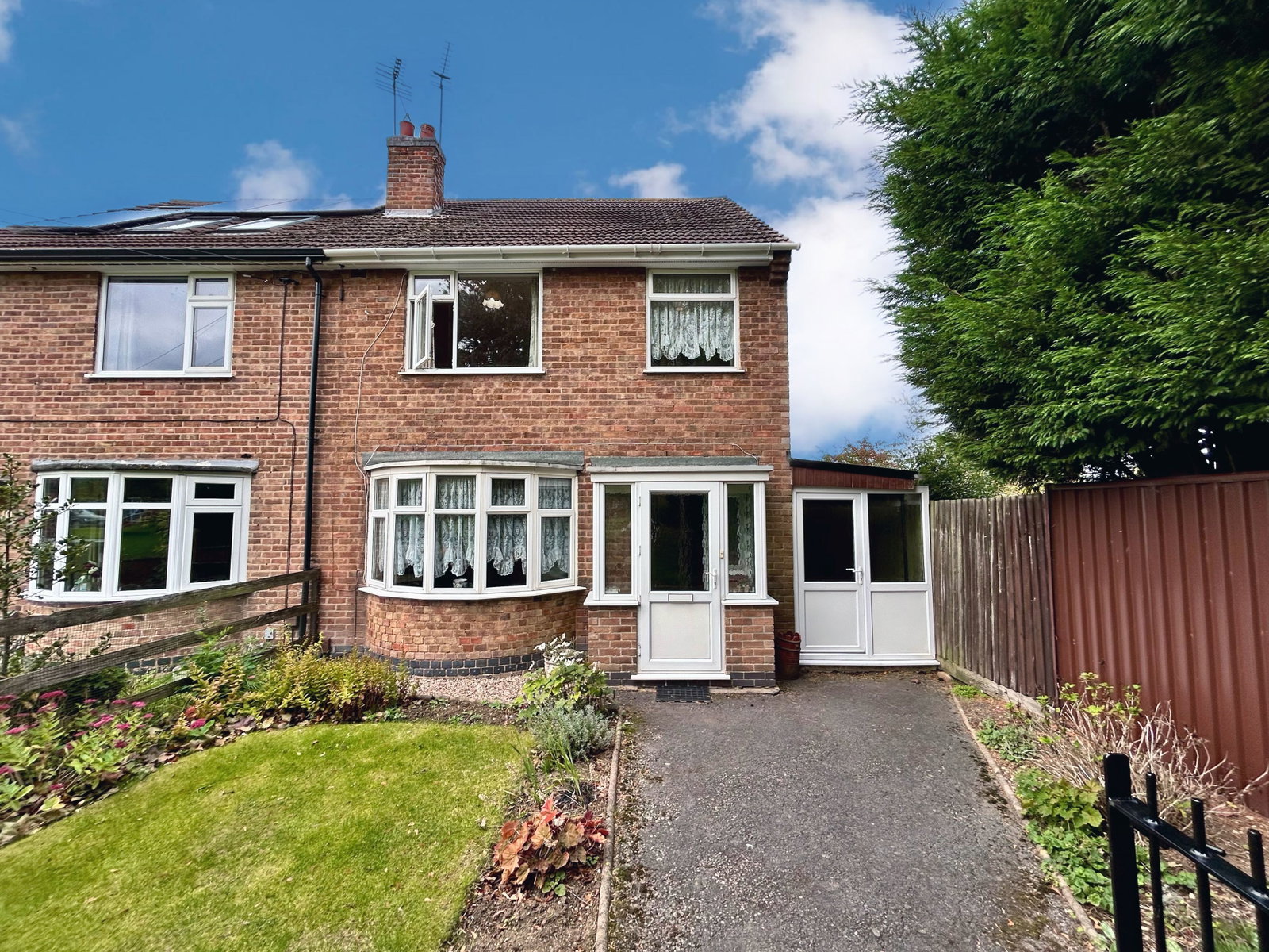 Semi Detached House in Leicester