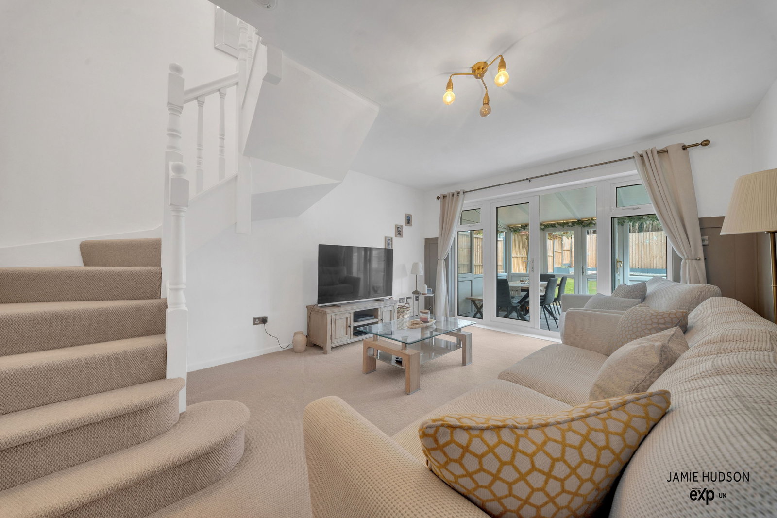 Semi Detached House for sale in Burnley, Castlerigg Drive, Burnley, BB12 8AU, 672 m²