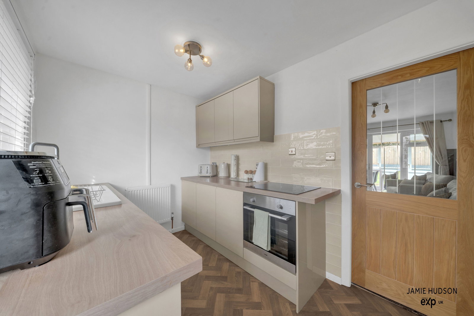 Semi Detached House for sale in Burnley, Castlerigg Drive, Burnley, BB12 8AU, 672 m²