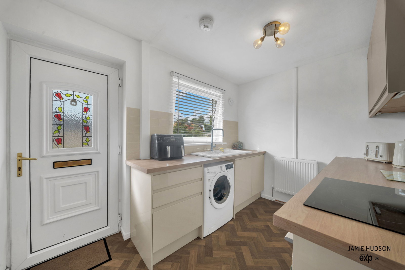 Semi Detached House for sale in Burnley, Castlerigg Drive, Burnley, BB12 8AU, 672 m²