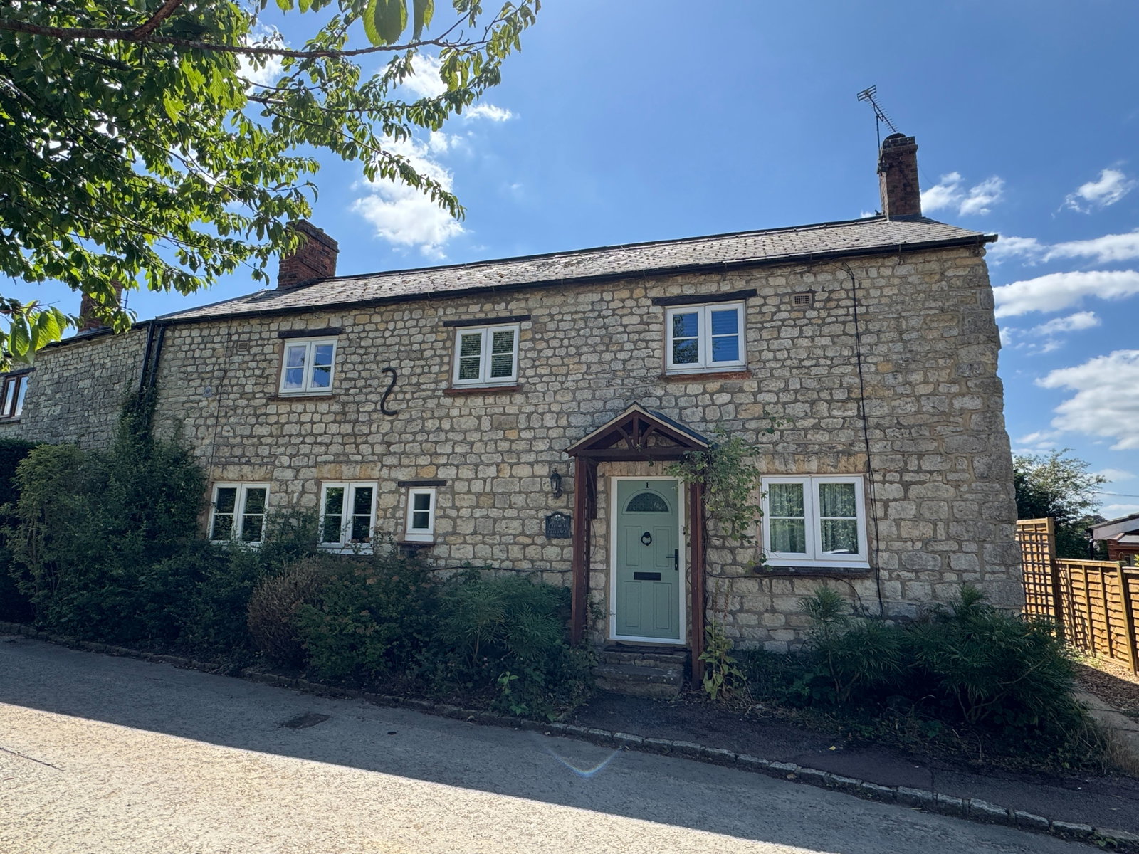 Semi Detached House in Buckingham