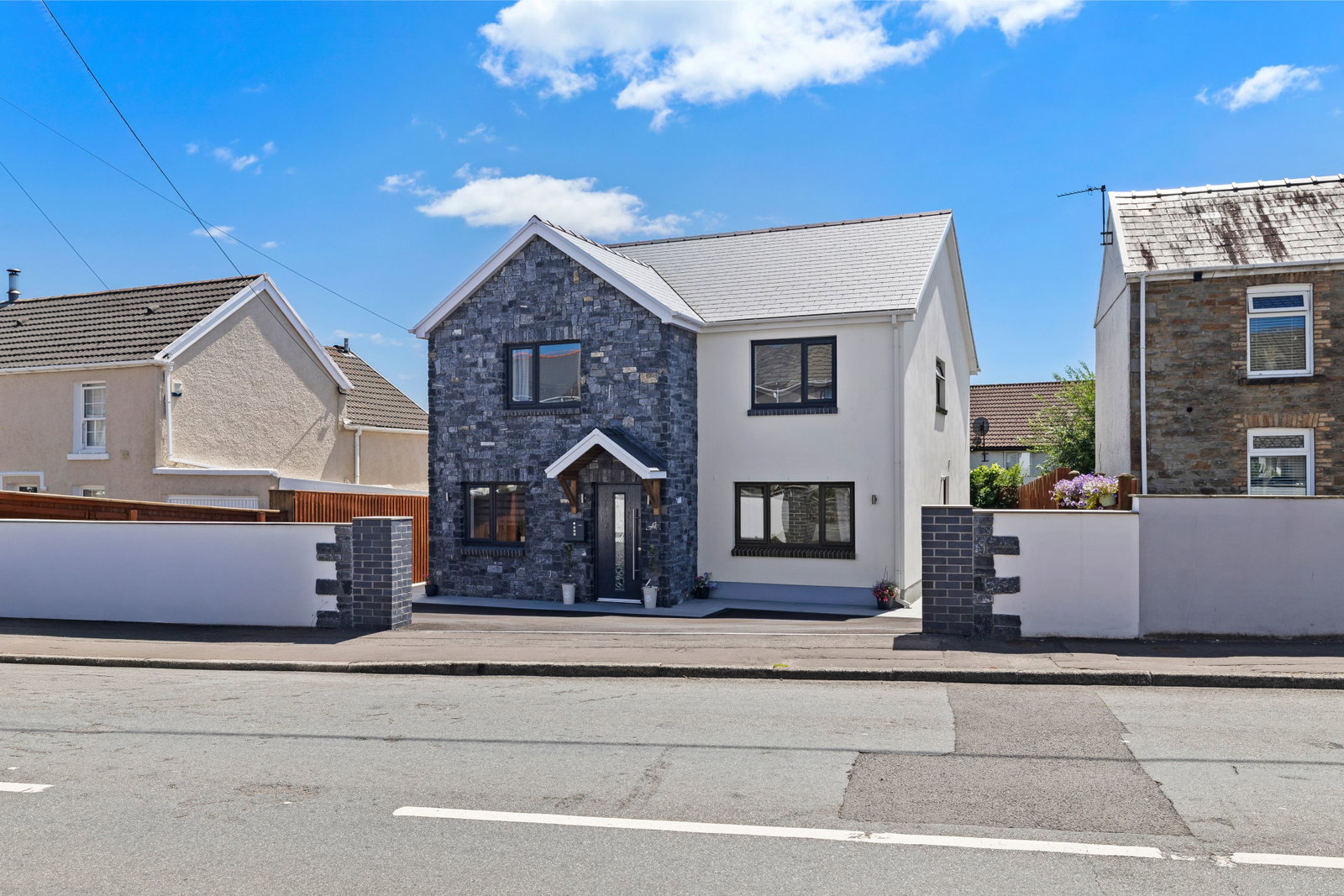 Detached House in Swansea