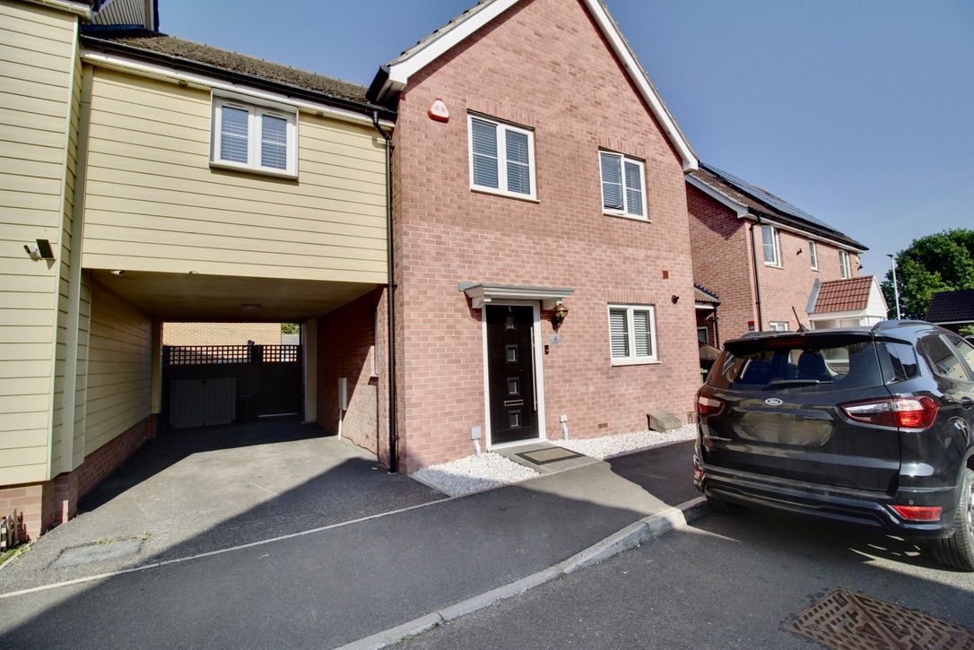 Semi Detached House in Romford