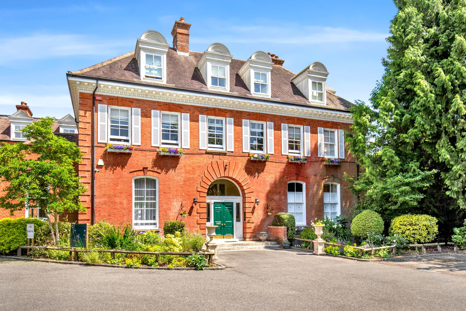 Ground Floor Flat in Cranleigh