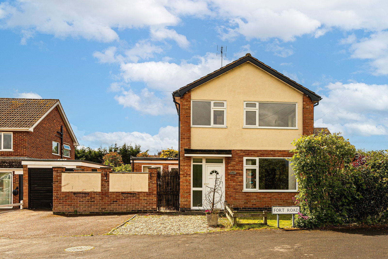 Semi Detached House in Loughborough