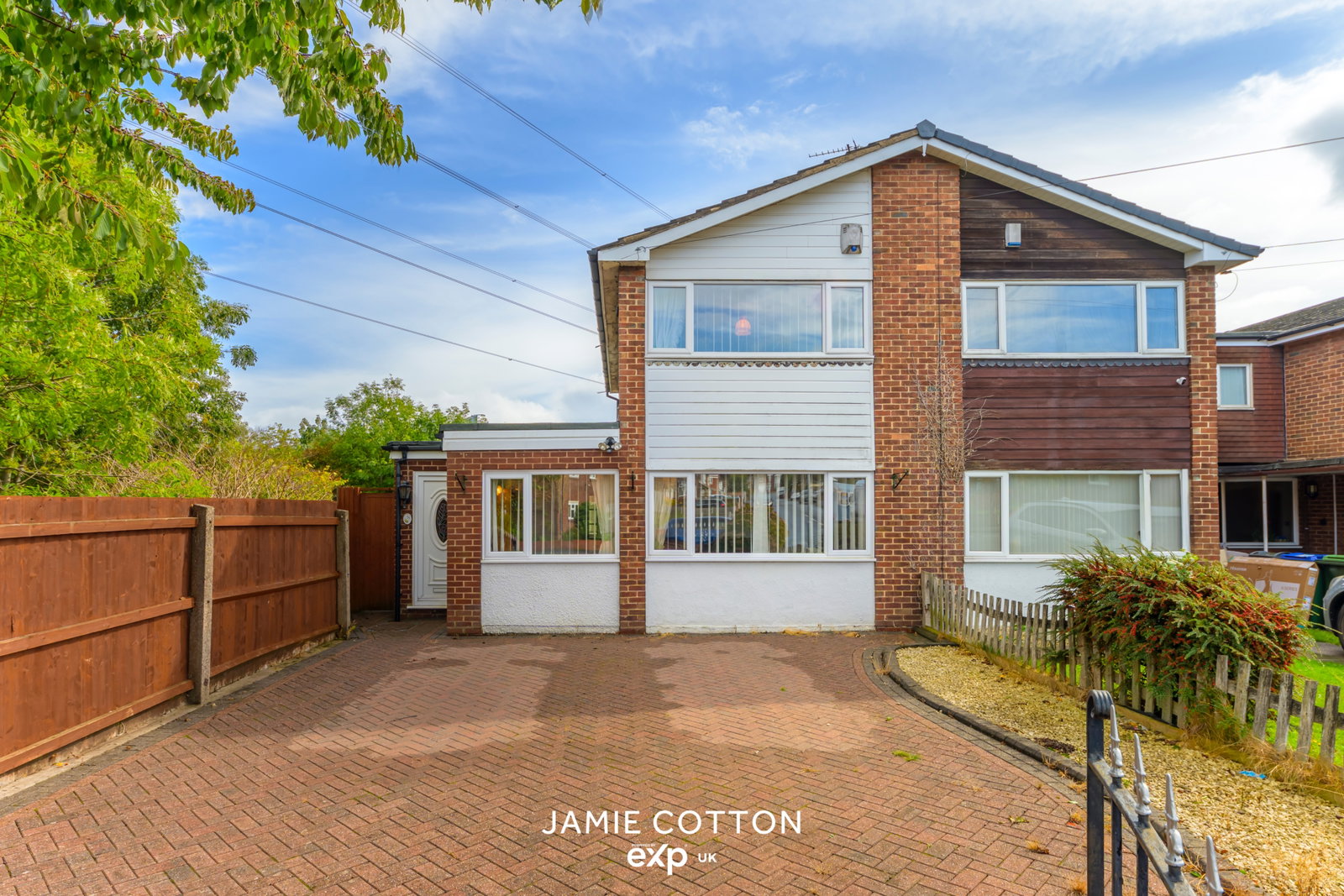 Semi Detached House in Rowley Regis