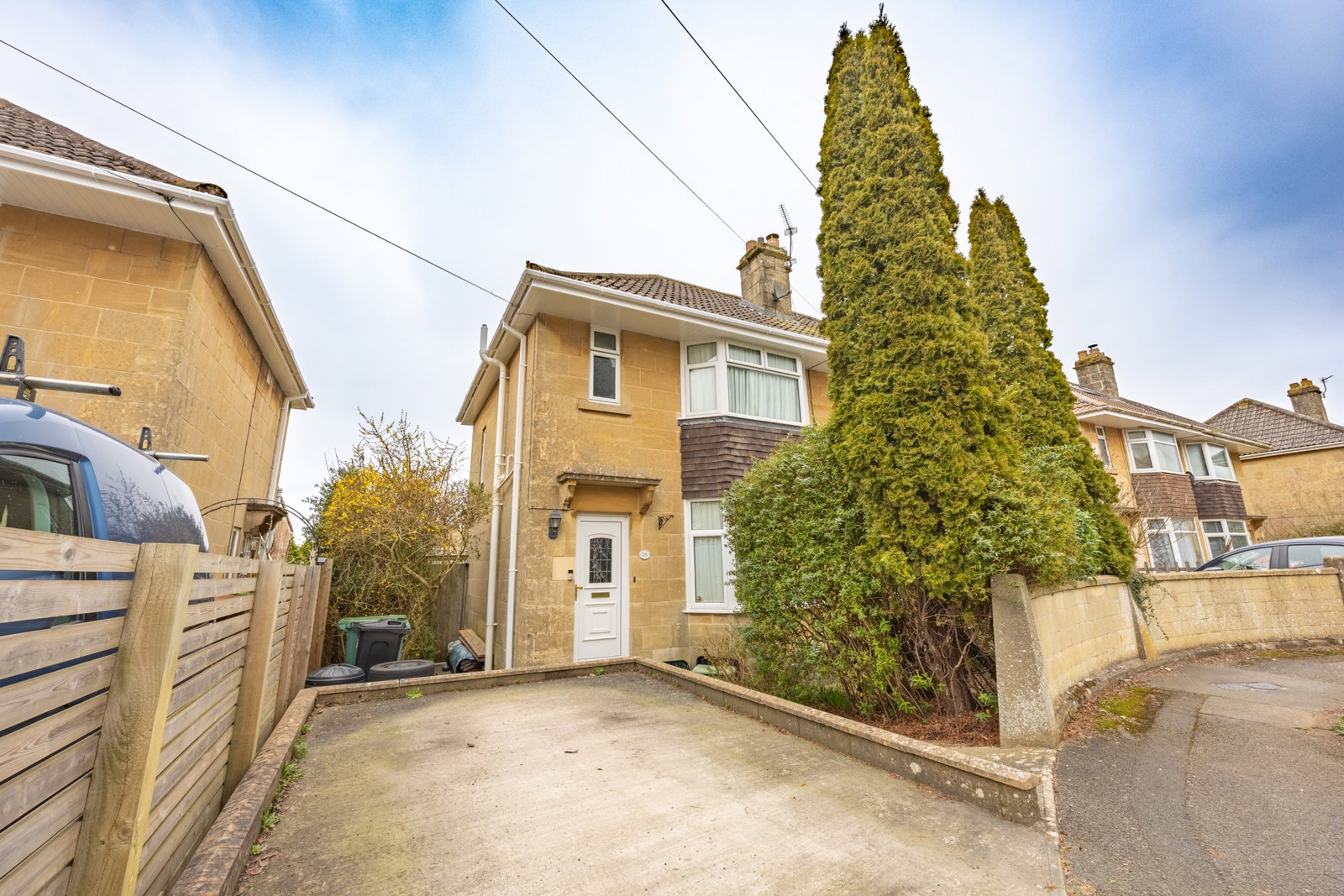 Semi Detached House in Bath