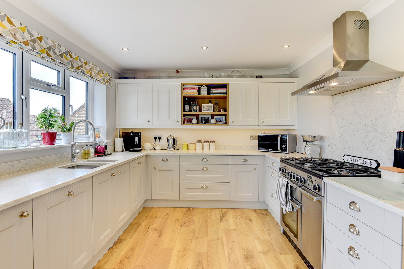 Detached House in Horsham