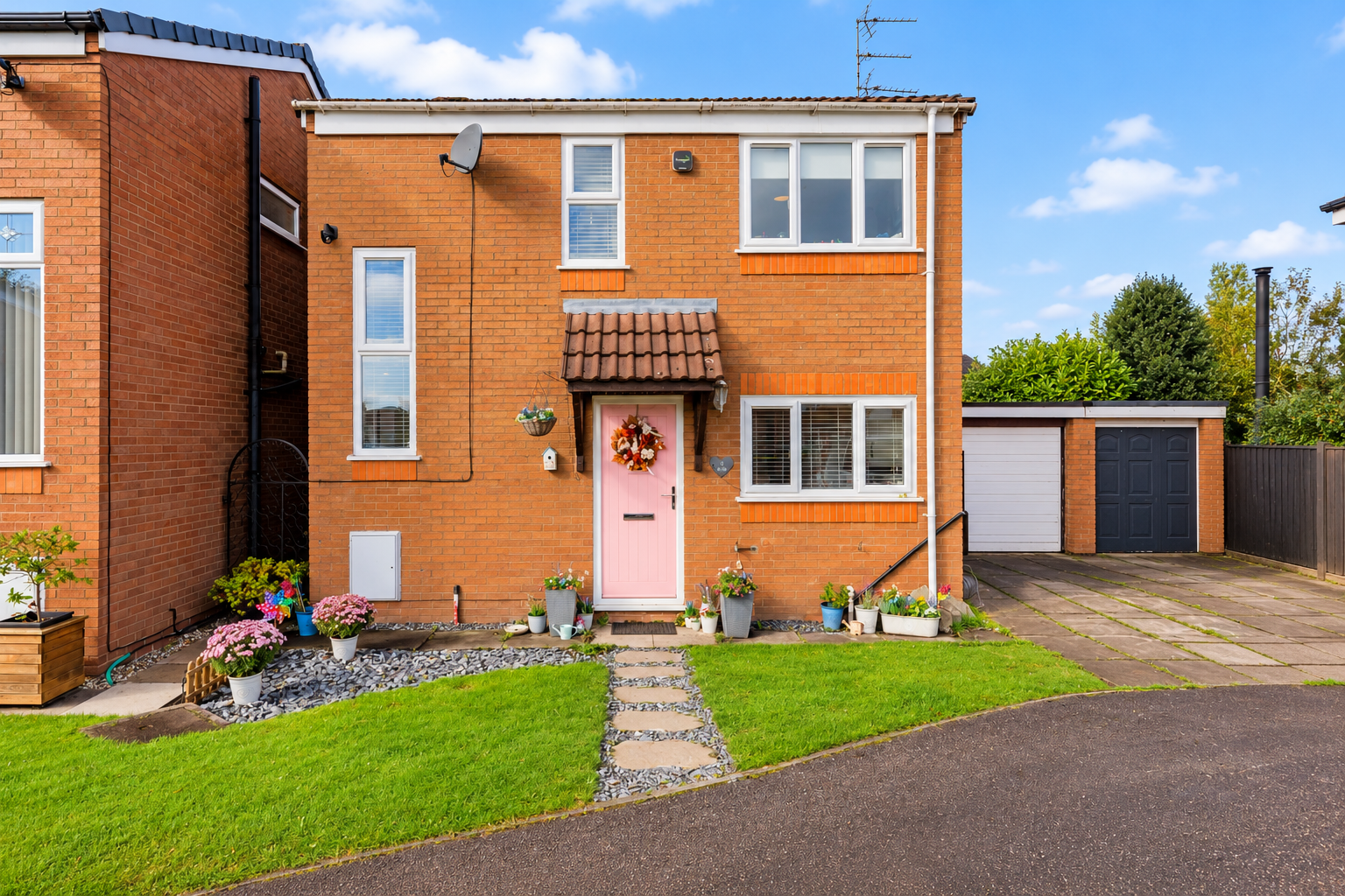 Detached House for sale in Leigh, Glen Park, Leigh, WN7 1HY