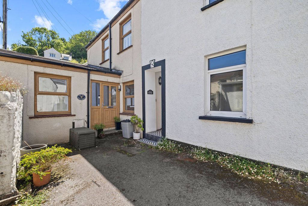 Terraced House in Swansea