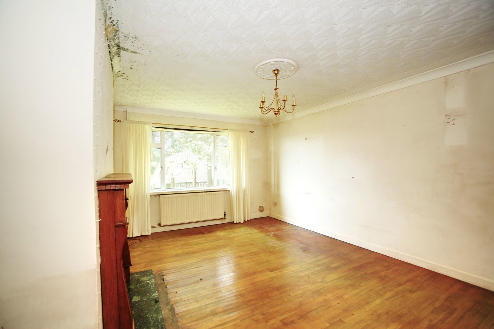 Semi Detached House in Pontypridd