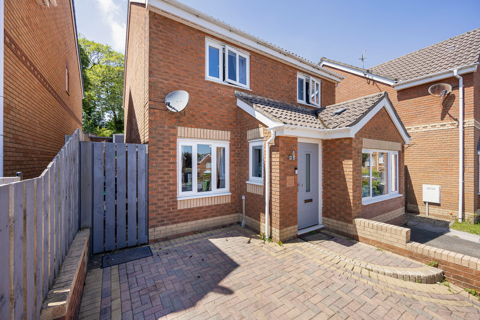 Detached House in Hengoed