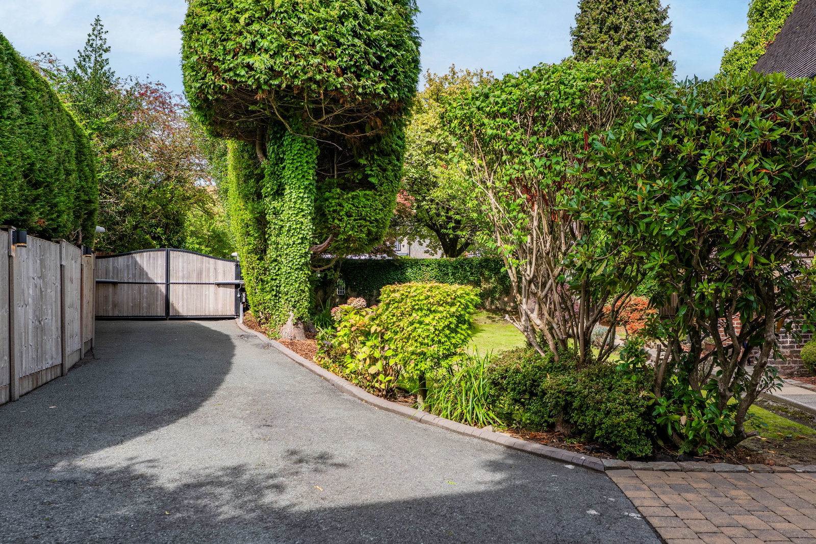 Detached House in Manchester