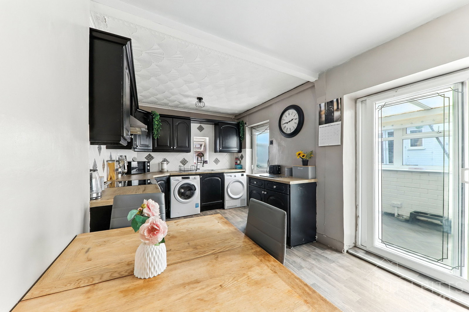 Semi Detached House for sale in Pontefract, Burntwood Crescent, South Kirkby, WF9