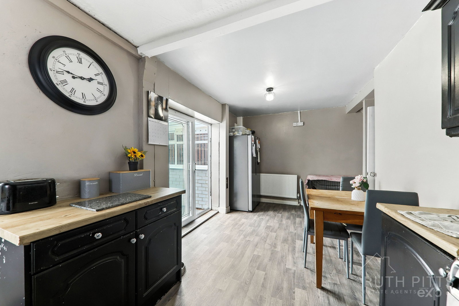 Semi Detached House for sale in Pontefract, Burntwood Crescent, South Kirkby, WF9