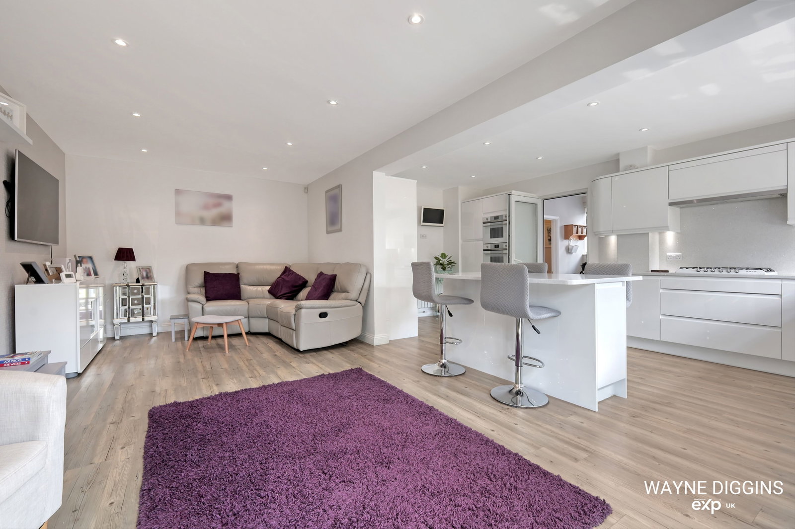 Detached House for sale in Grays, Windsor Avenue, Grays, RM16 2TT