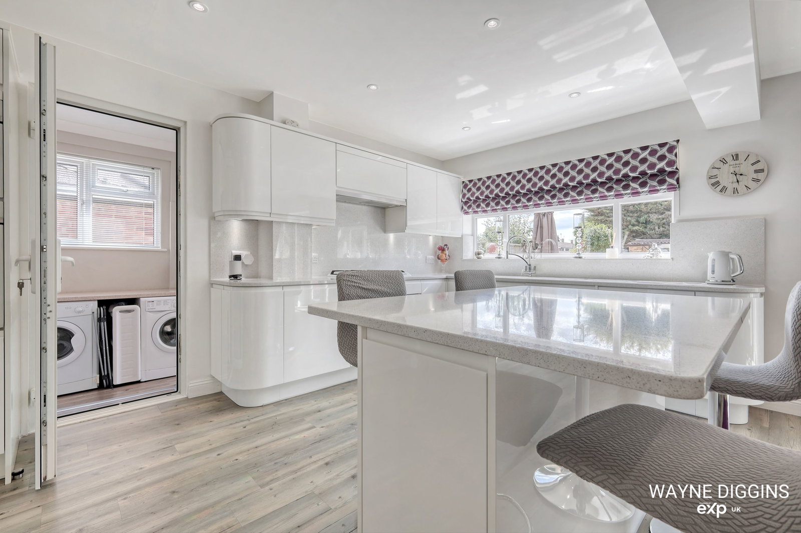 Detached House for sale in Grays, Windsor Avenue, Grays, RM16 2TT