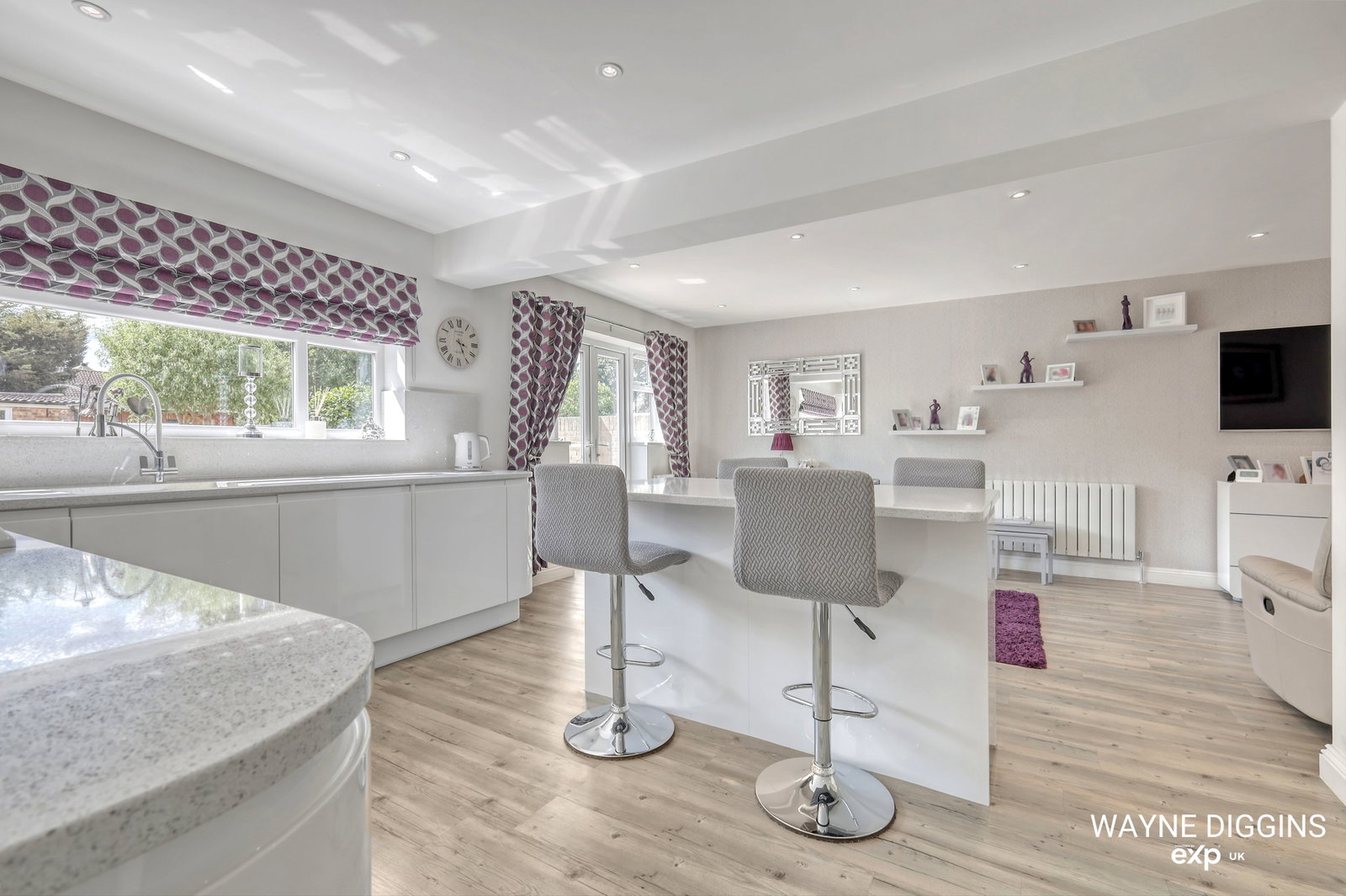 Detached House for sale in Grays, Windsor Avenue, Grays, RM16 2TT