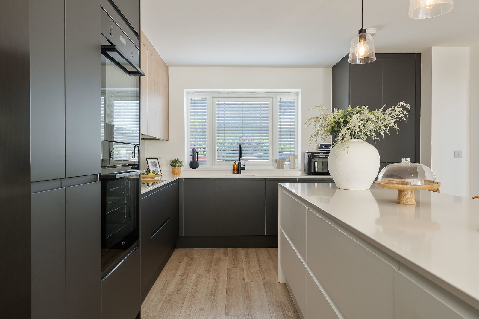 Detached House for sale in Salisbury, Hannah Way, Longhedge, Salisbury, SP4, 1906 m²