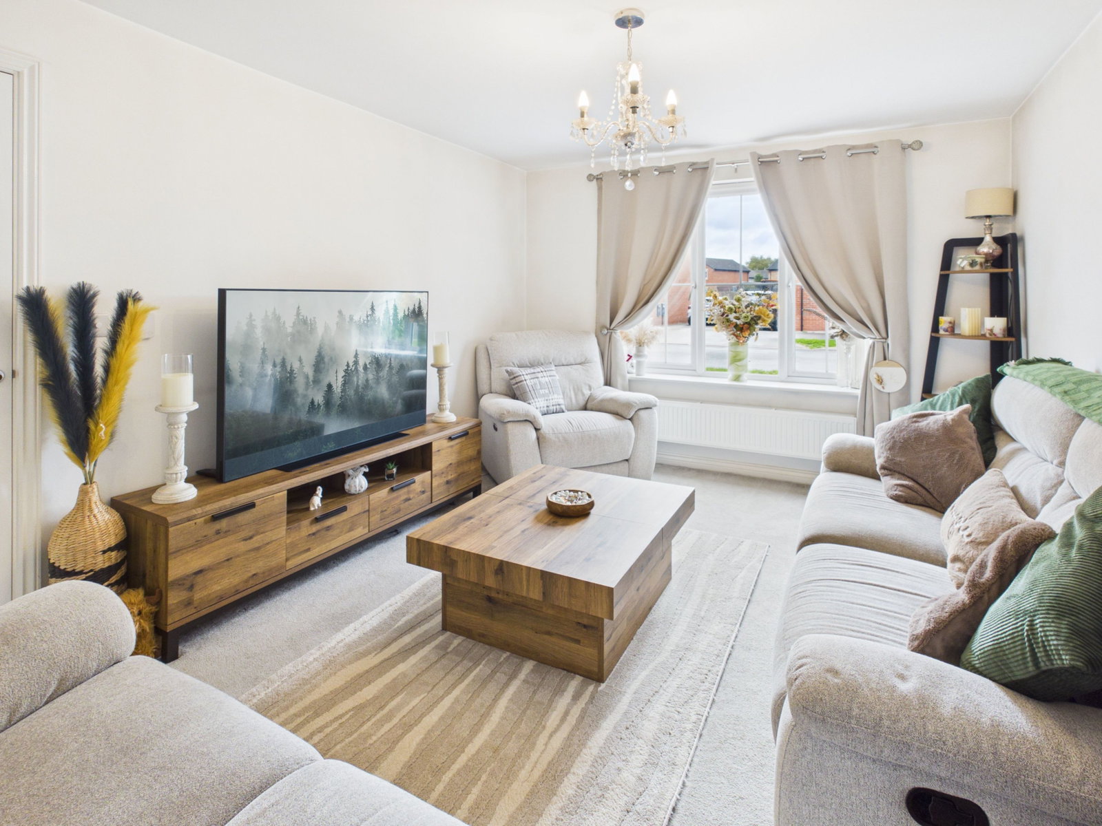 Detached House for sale in Crewe, Broad Street, Crewe, Crewe, Cheshire, CW1 4GT