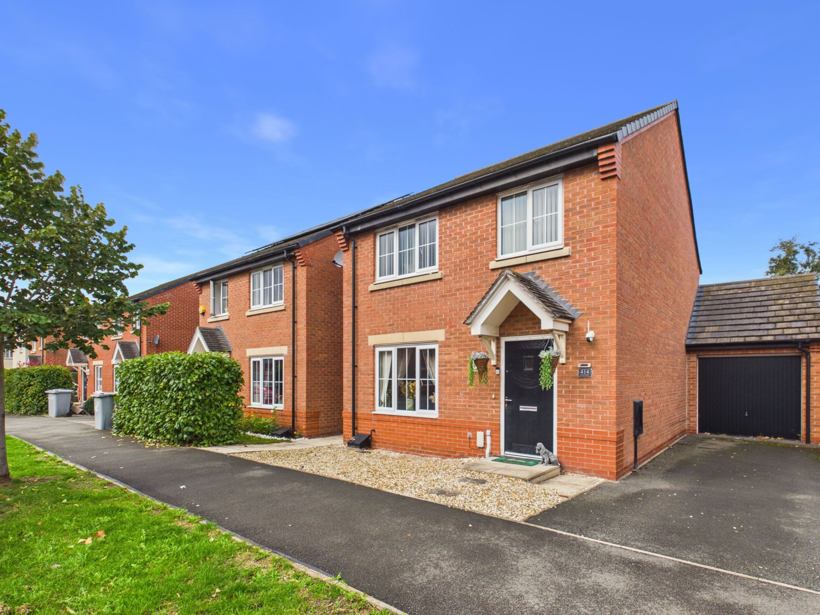 Detached House for sale in Crewe, Broad Street, Crewe, Crewe, Cheshire, CW1 4GT