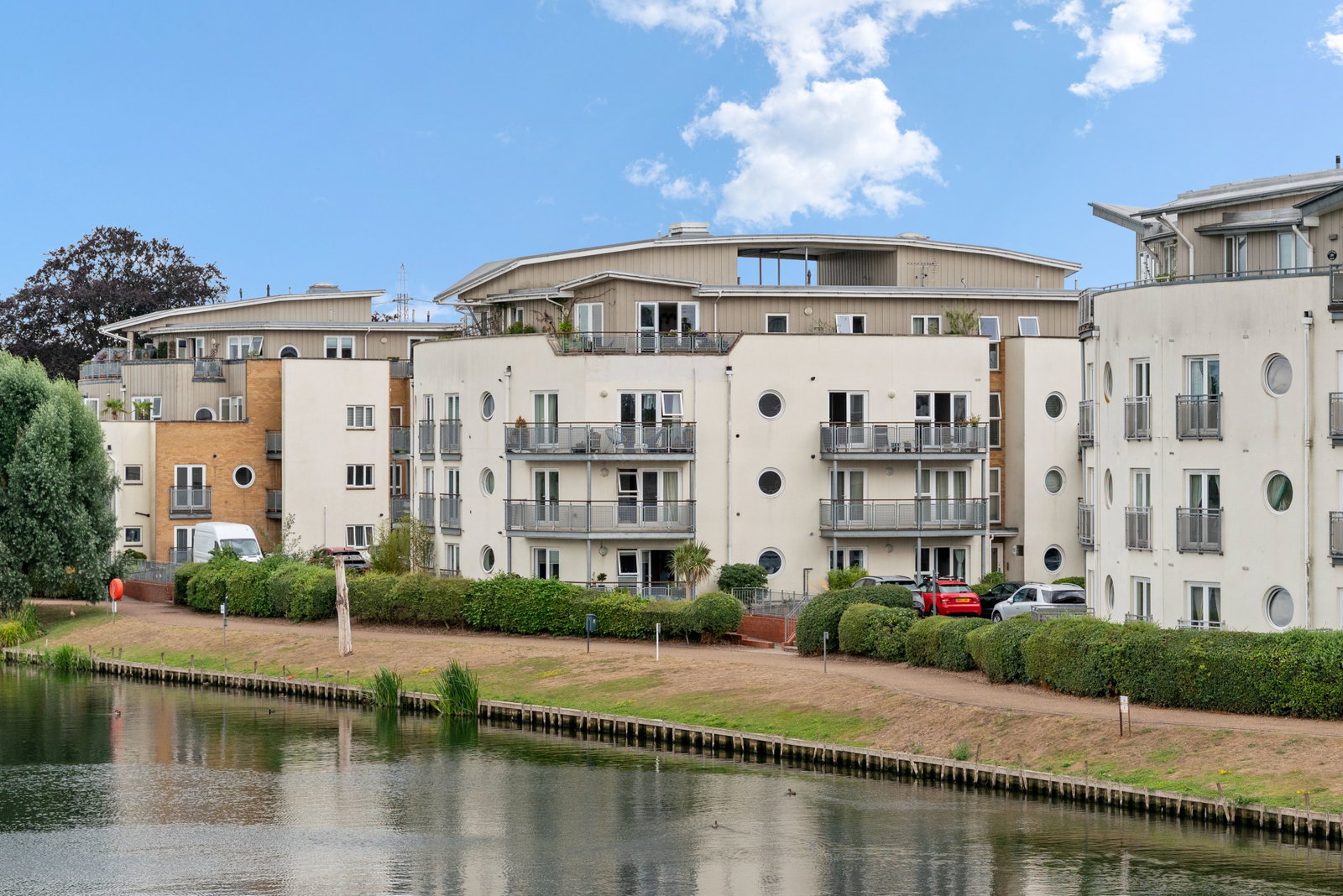 Apartment in Chertsey