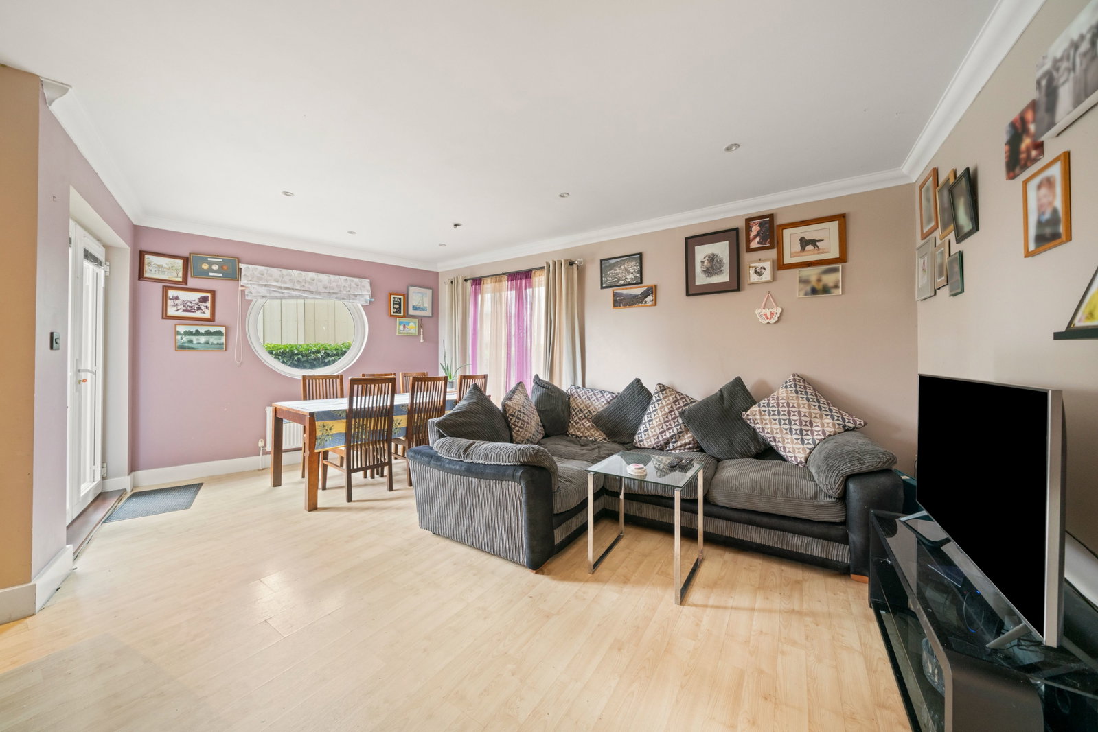 Apartment in Chertsey